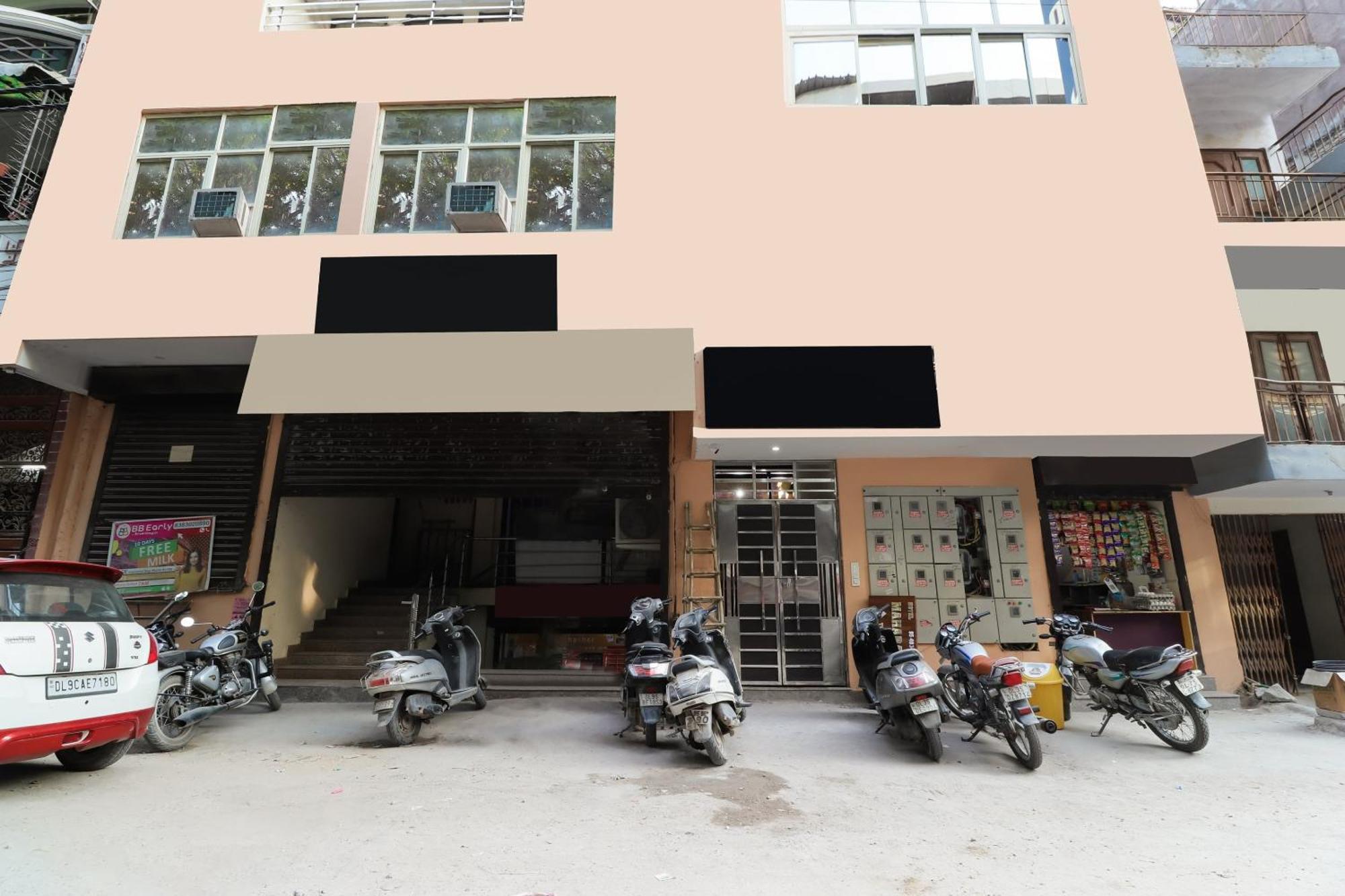Hotel O Maharaja Gold New Delhi Exterior photo